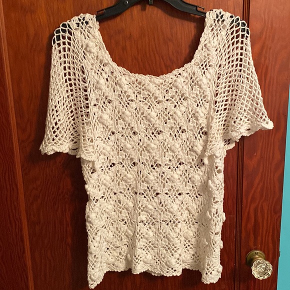 Crocheted top - Picture 2 of 3